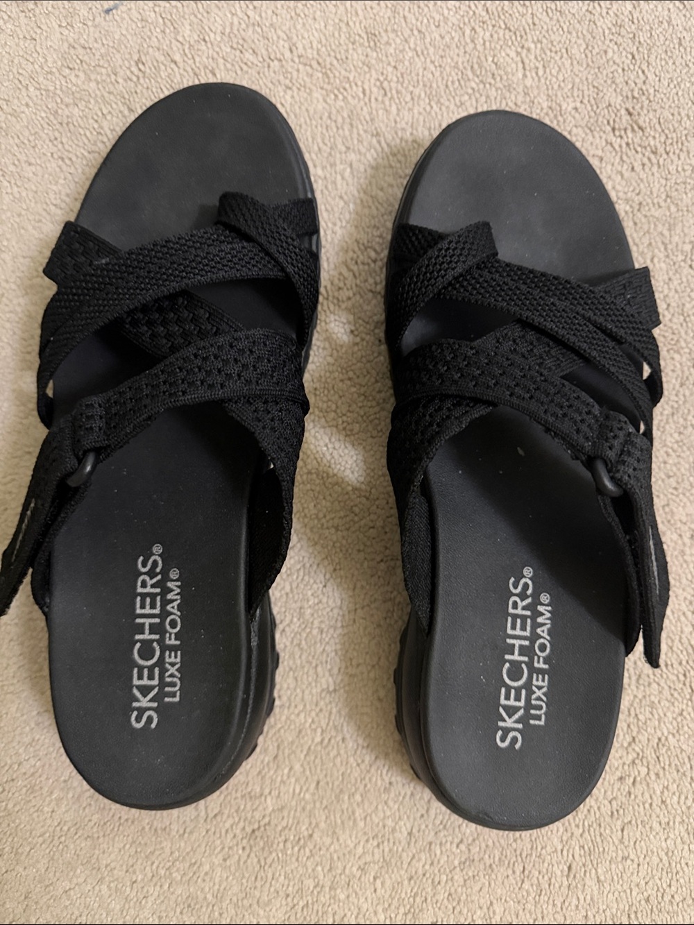 Skechers Women’s Black Cross-Strap Luxe Foam Sandals